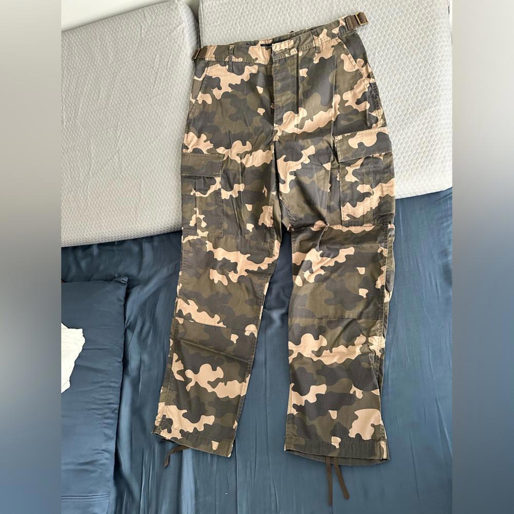 FRENCH CONNECTION Carri Camo Cargo Trousers - Picture 10 of 10